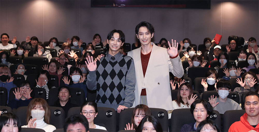 観客の皆さんと